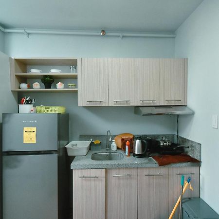 문틴루파 Cozy Unit With Free Pool, Netflix & Wifi In Alabang Crq3 아파트 호텔 외부 사진