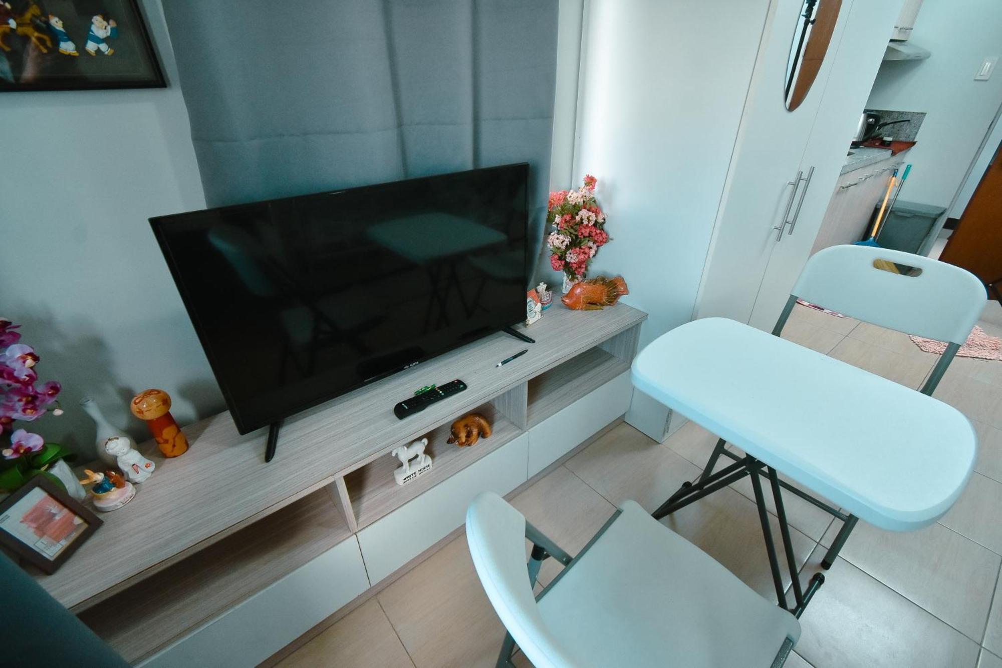 문틴루파 Cozy Unit With Free Pool, Netflix & Wifi In Alabang Crq3 아파트 호텔 외부 사진